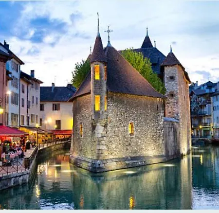 ---the Century---au Centre D'annecy *